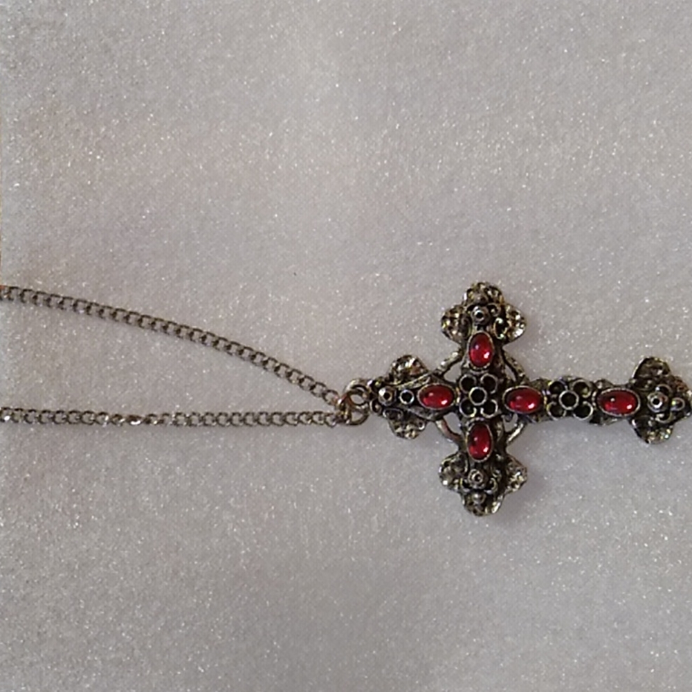 New Red Stone Cross - Picture 2 of 7